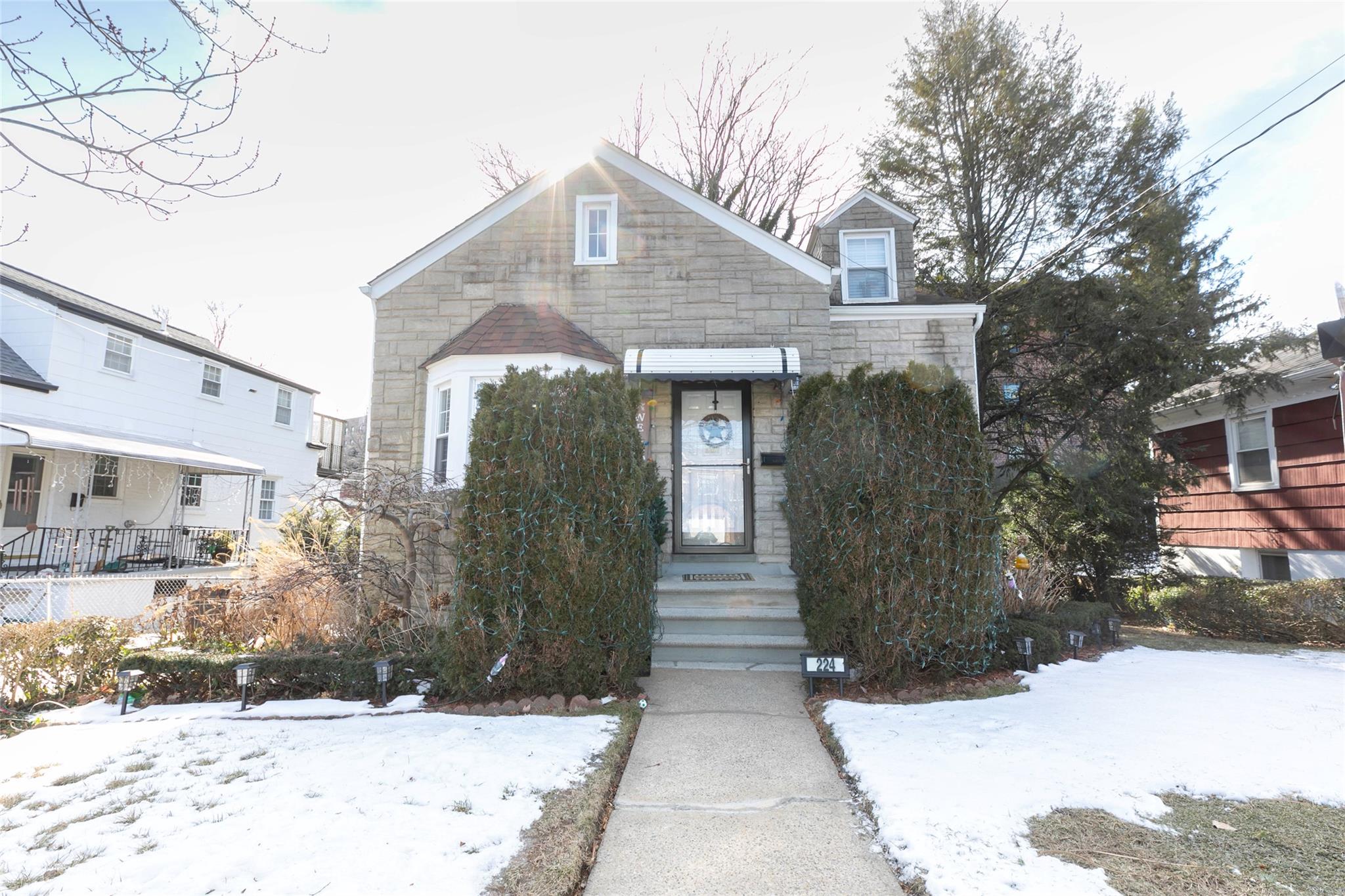 224 Delano Avenue, Yonkers, New York image 1