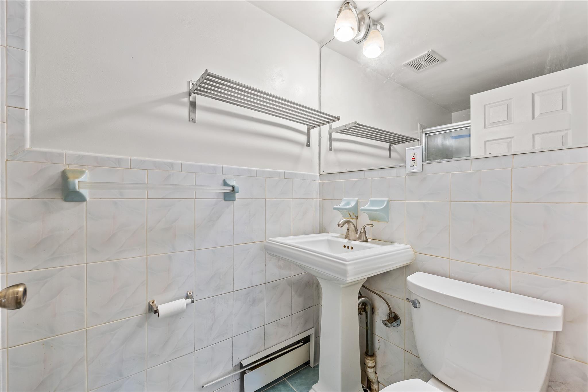 70-27 Olcott Street, Forest Hills, New York image 21