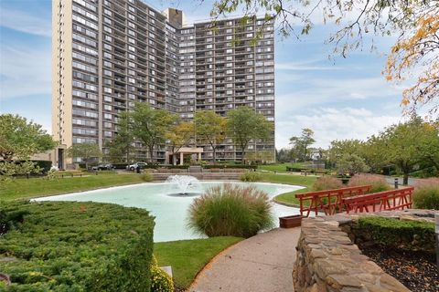 2 Bay Club Drive 4Z2 Bayside NY 11360