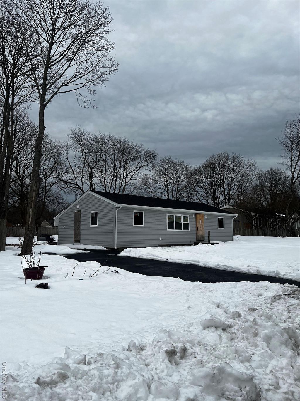 Photo of 547 Taylor Avenue, East Patchogue, NY 11772 (MLS # 966615)