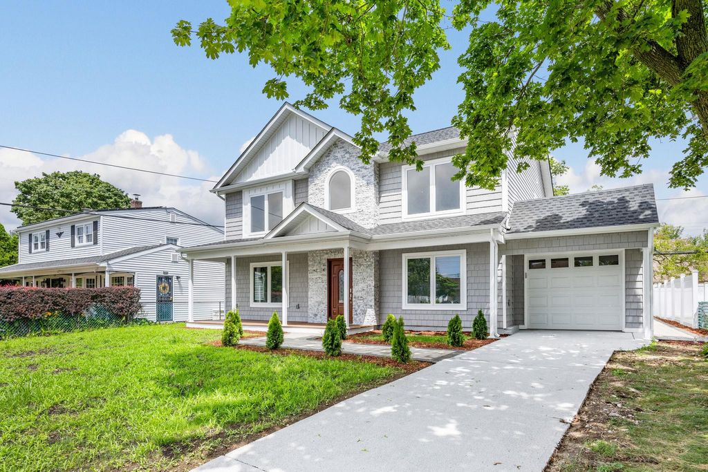 Photo of 39 Stirrup Lane, Levittown, NY 11756 (MLS # 891195)