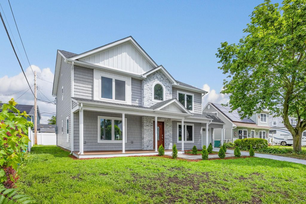 Photo of 39 Stirrup Lane, Levittown, NY 11756 (MLS # 891195)