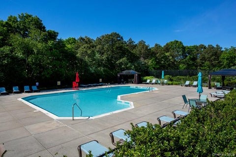 Apartment For Rent - 2304 Saddle Rock Road #2304<br/> Suffolk County, Holbrook, NY 11741