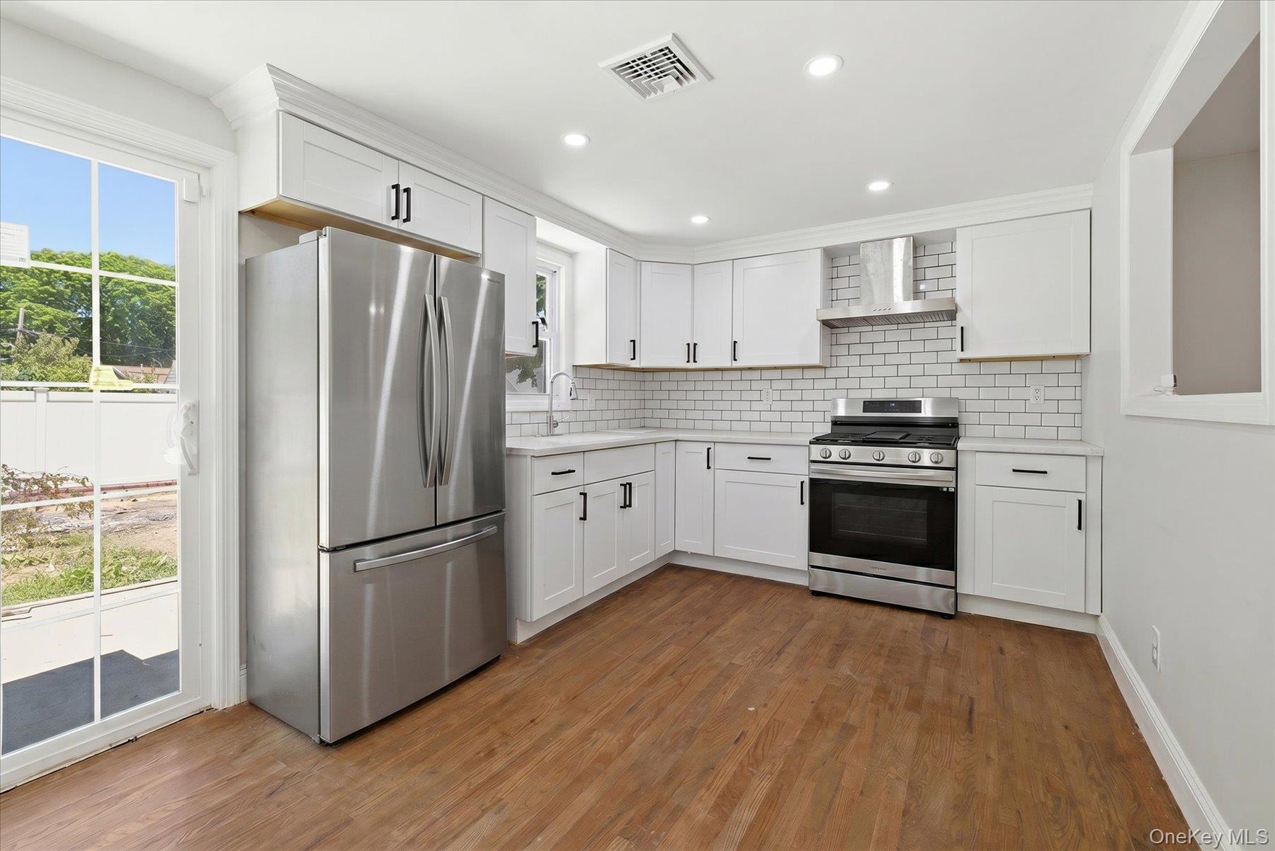 27 New Avenue