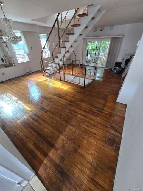 Homes For Sale - 1611 Plainview Avenue<br/> Queens County, Far Rockaway, NY 11691