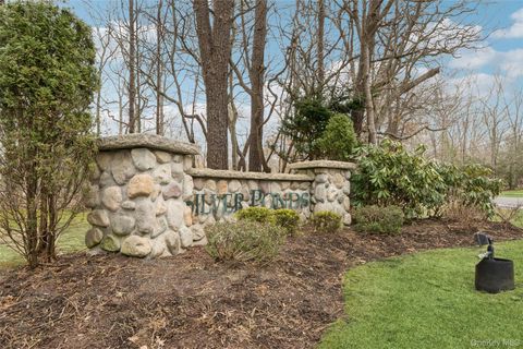 154 Farm House Court Manorville NY 11949