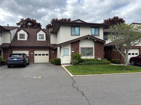 Condo For Sale - 86 W Cambridge Drive #86<br/> Copiague, NY 11726