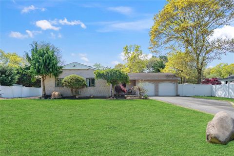 10 Antrim Lane Farmingville NY 11738