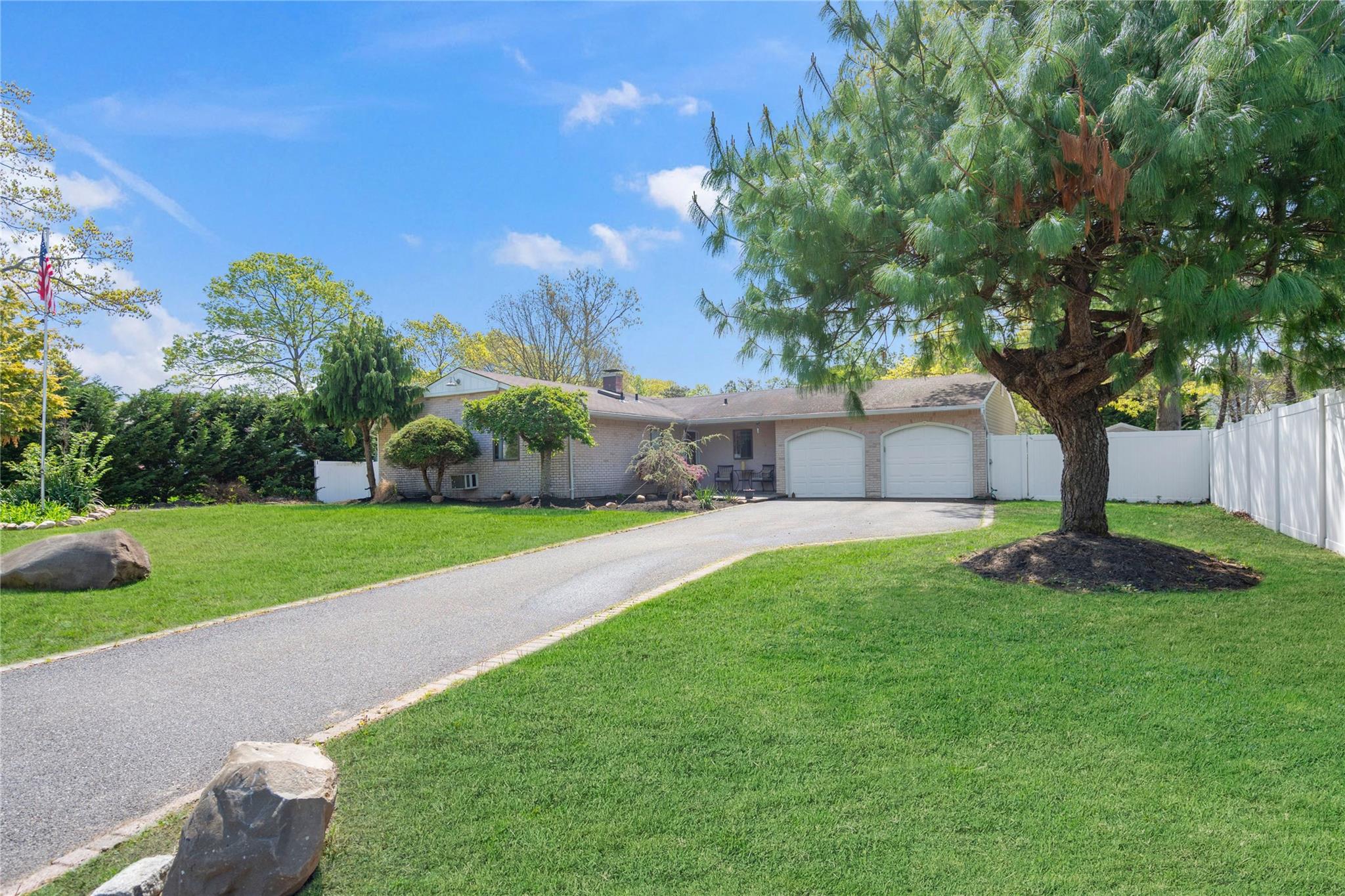 10 Antrim Lane