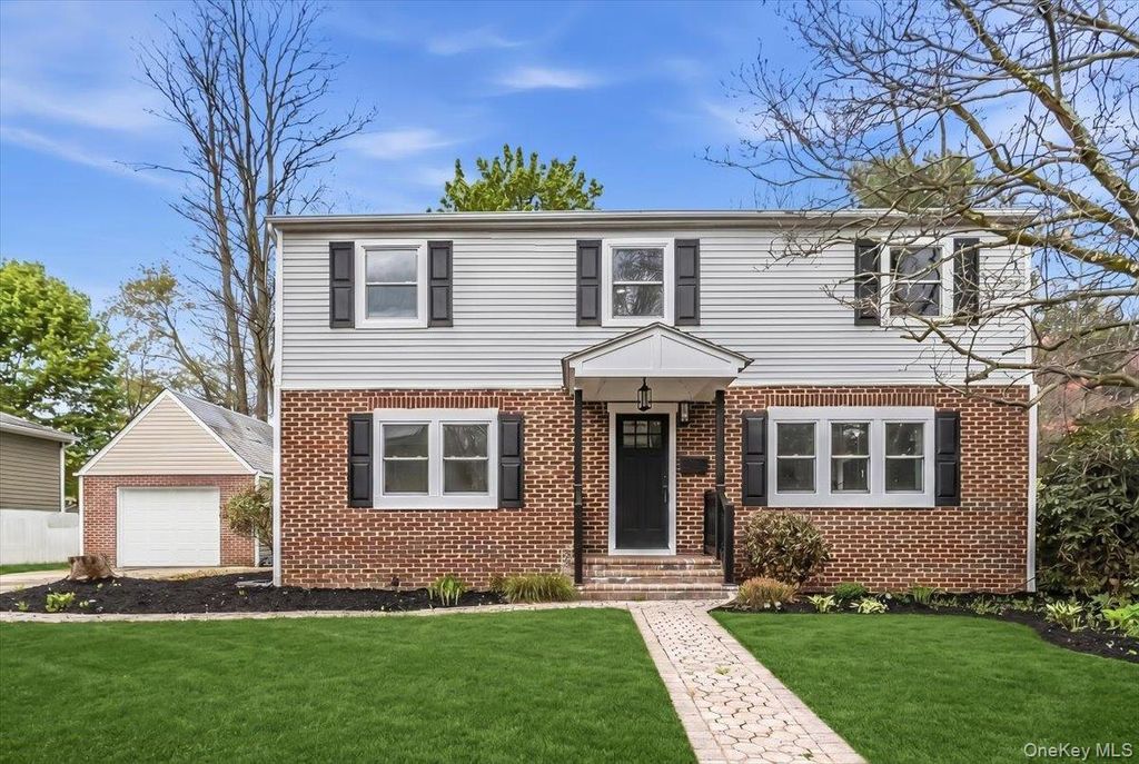 Photo of 27 Landscape Drive, Wheatley Heights, NY 11798 (MLS # 993107)