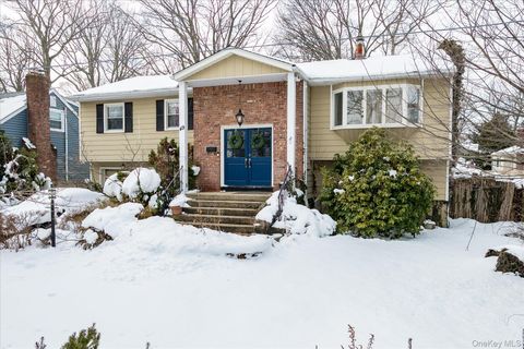 Photo of 49 Laurel Street, Northport, NY 11768 (MLS # 963786)