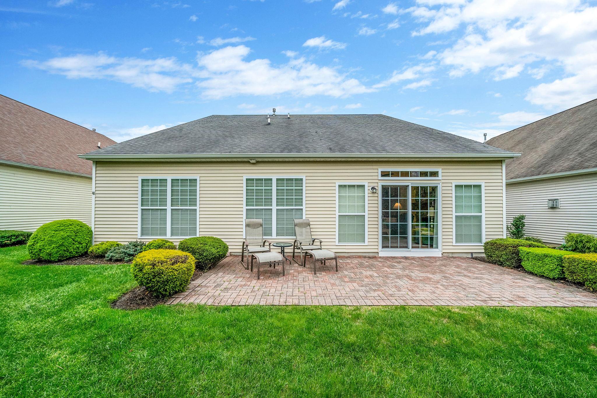 74 Louden Loop, Mount Sinai, New York image 36