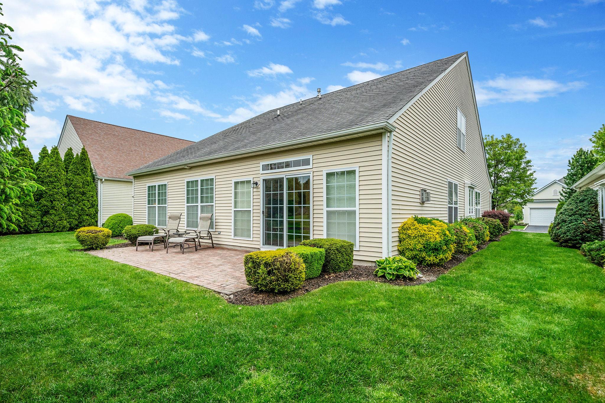 74 Louden Loop, Mount Sinai, New York image 37