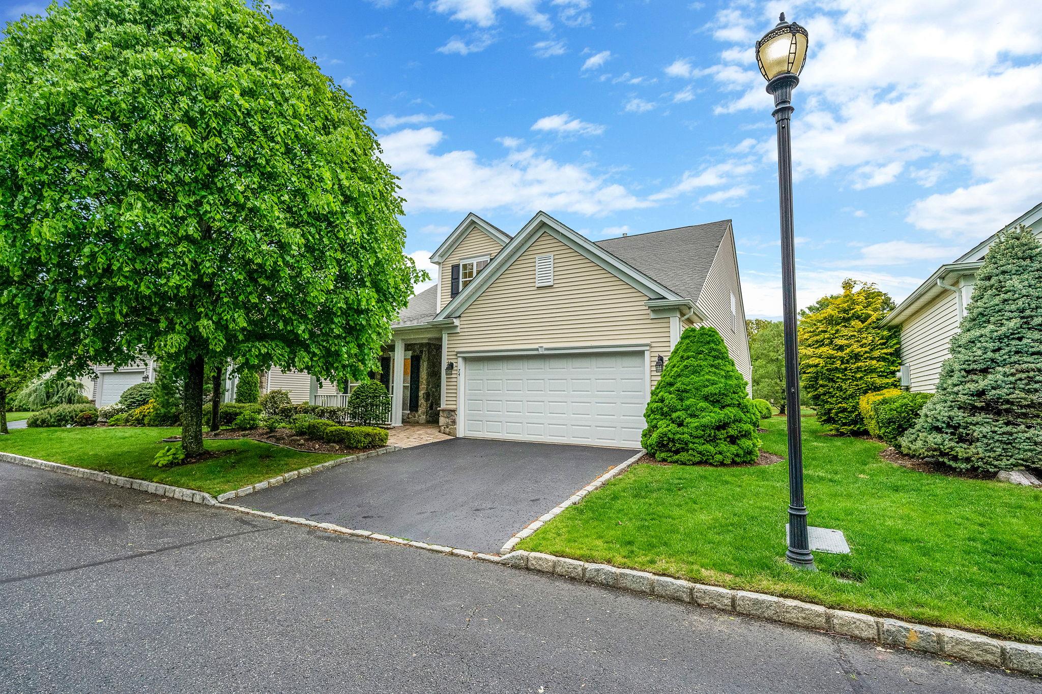 74 Louden Loop, Mount Sinai, New York image 1