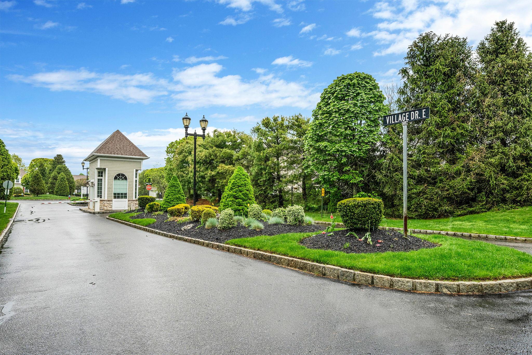 74 Louden Loop, Mount Sinai, New York image 46
