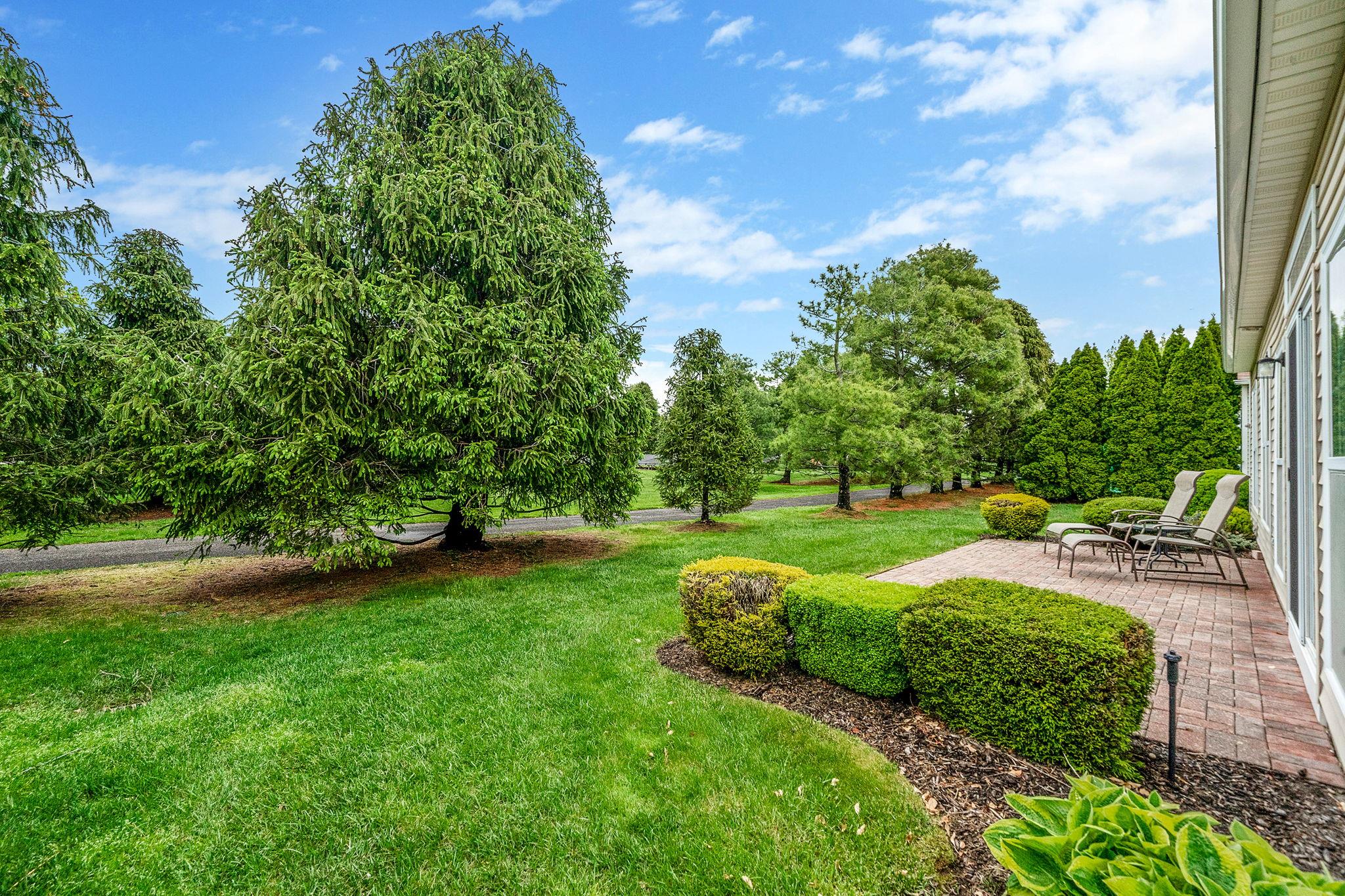 74 Louden Loop, Mount Sinai, New York image 38