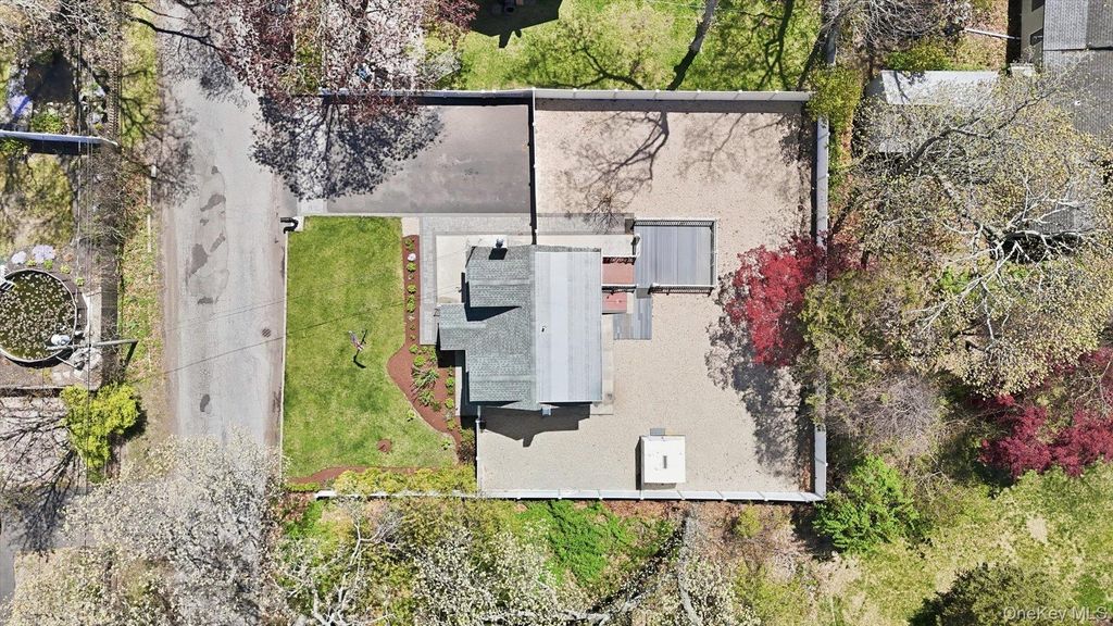Photo of 134 Washington Drive, Mastic Beach, NY 11951 (MLS # 996753)