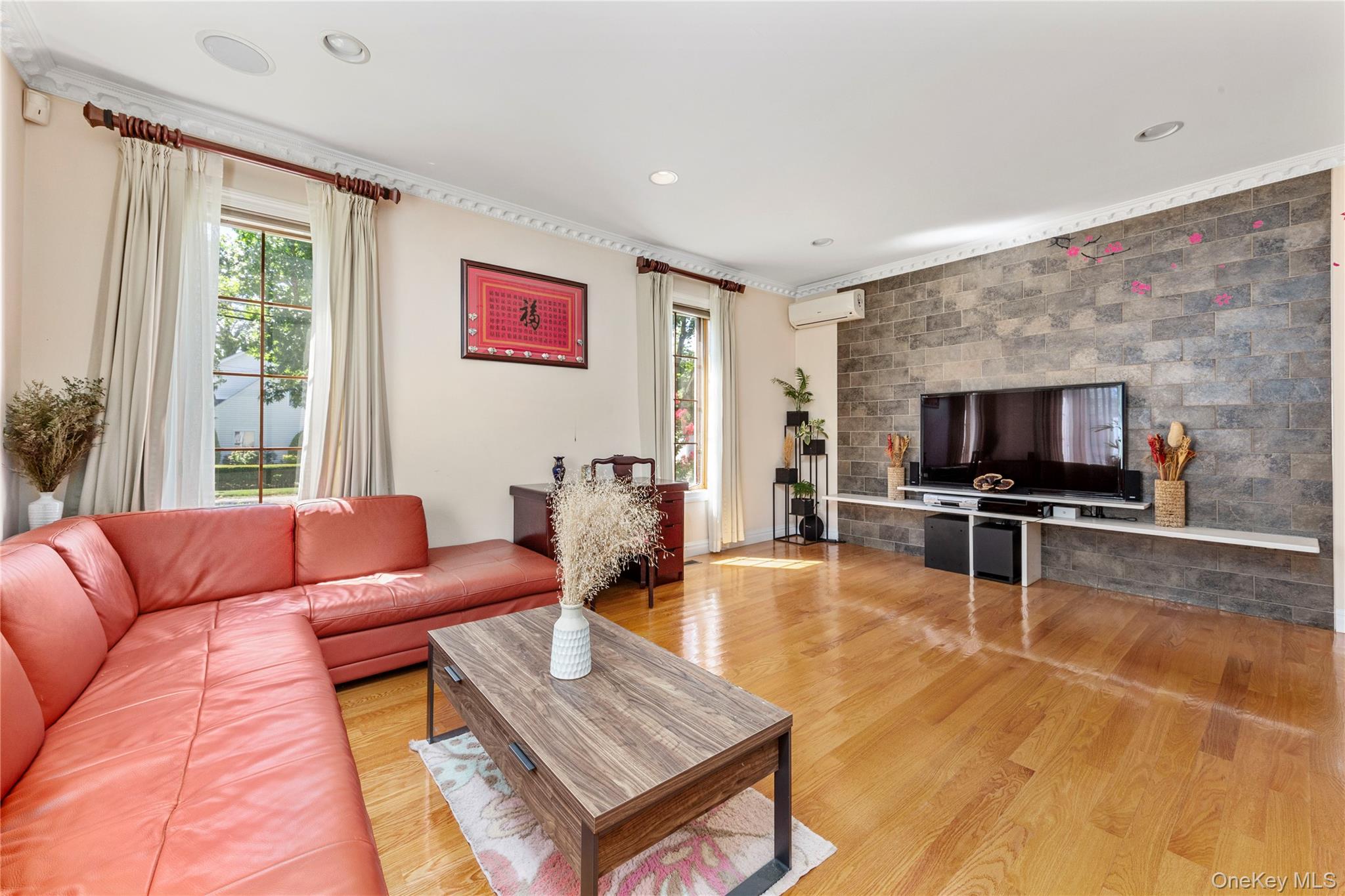 11 Manor Avenue