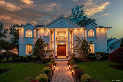 11 Manor Avenue Roslyn Heights NY 11577