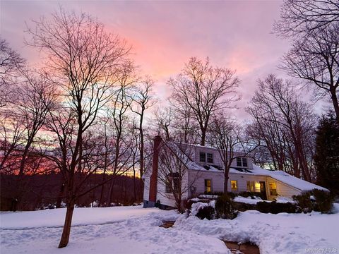 Homes For Sale - 3 Mark Mead Road<br/> Cross River, NY 10518