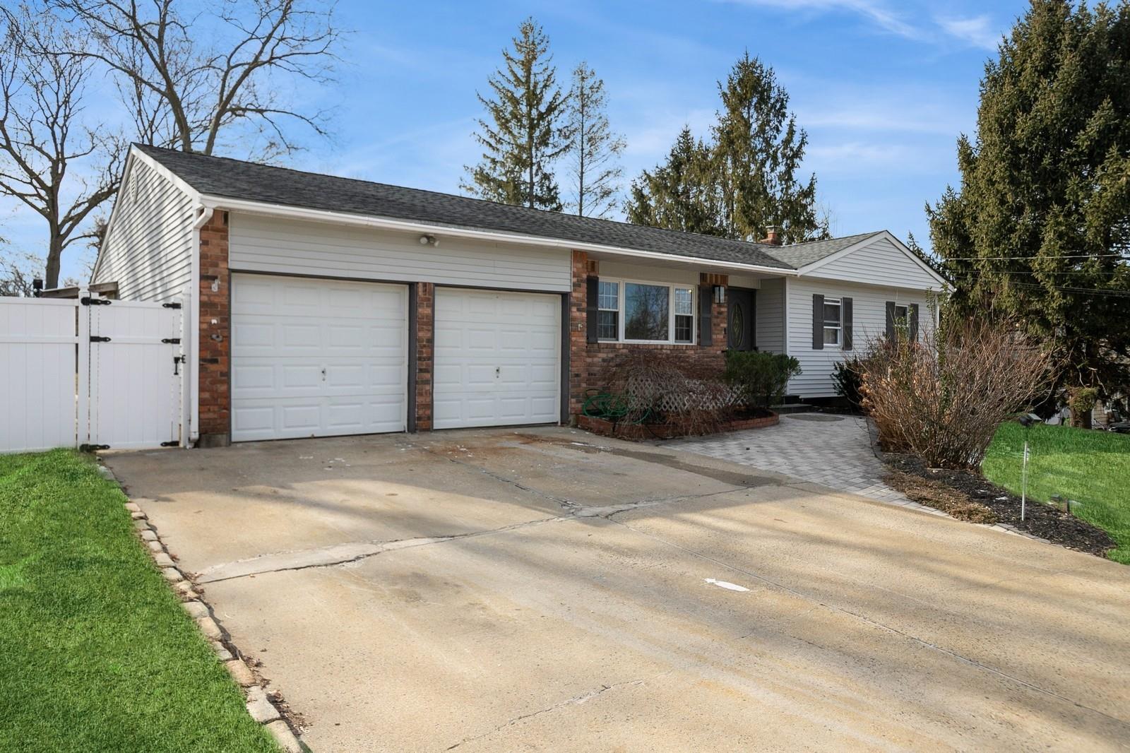 14 Eva Lane, Farmingville, New York image 4
