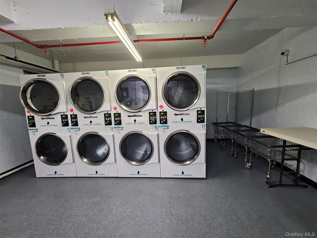 Photo of 224-24 Union Turnpike #1R, Oakland Gardens, NY 11314 (MLS # 986528)