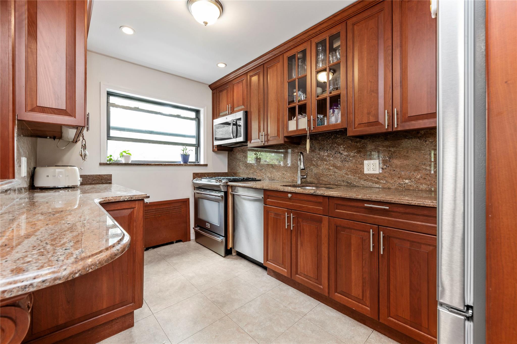 218-02 73rd Avenue Upper