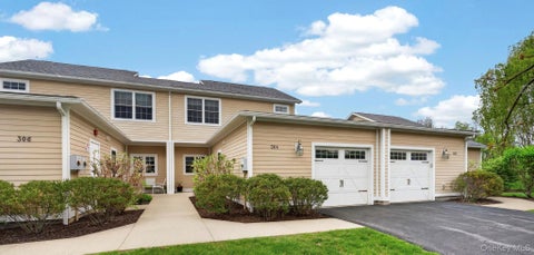 Condo For Sale - 304 Ivy Trail<br/> Dutchess County, Rhinebeck, NY 12572