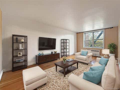 Apartment For Sale - 1480 Thieriot Avenue #5L<br/> Bronx, NY 10460