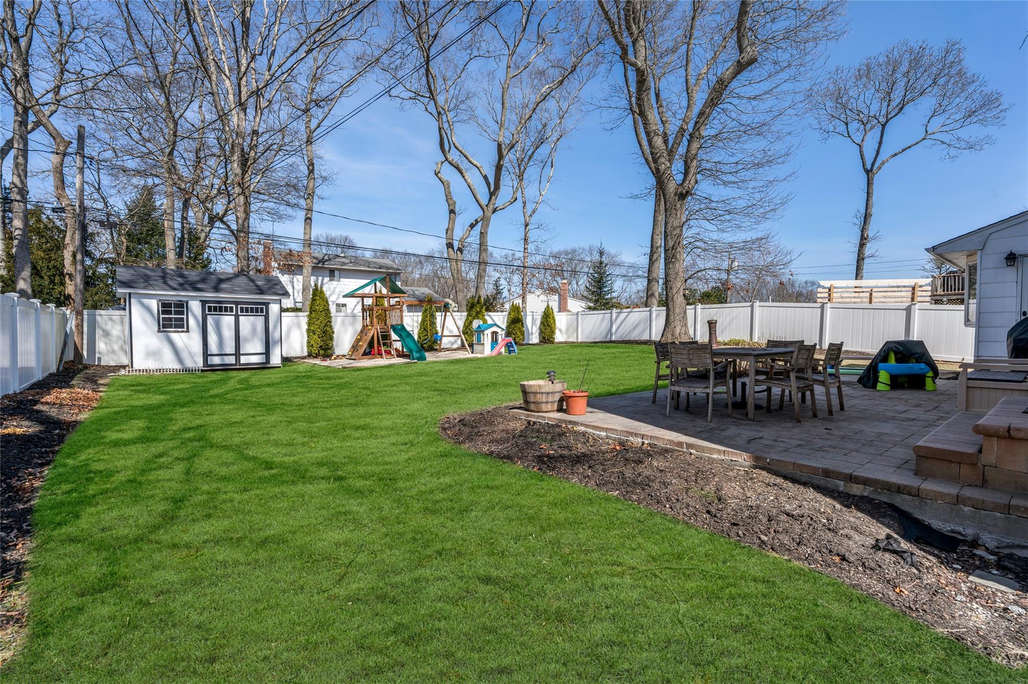 54 Bethany Drive, Commack, New York image 27