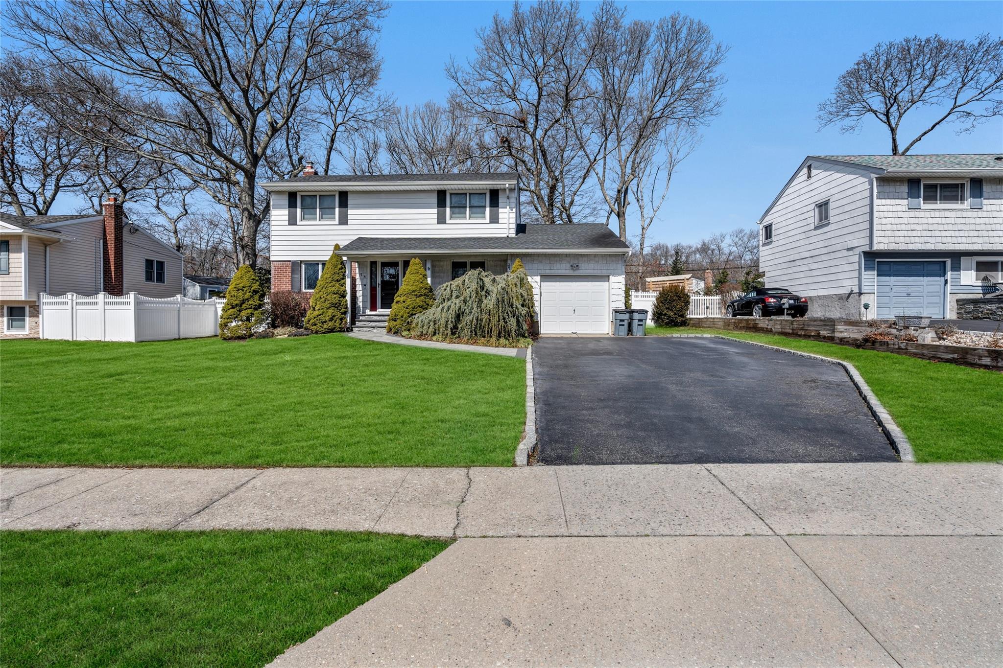 54 Bethany Drive, Commack, New York image 2
