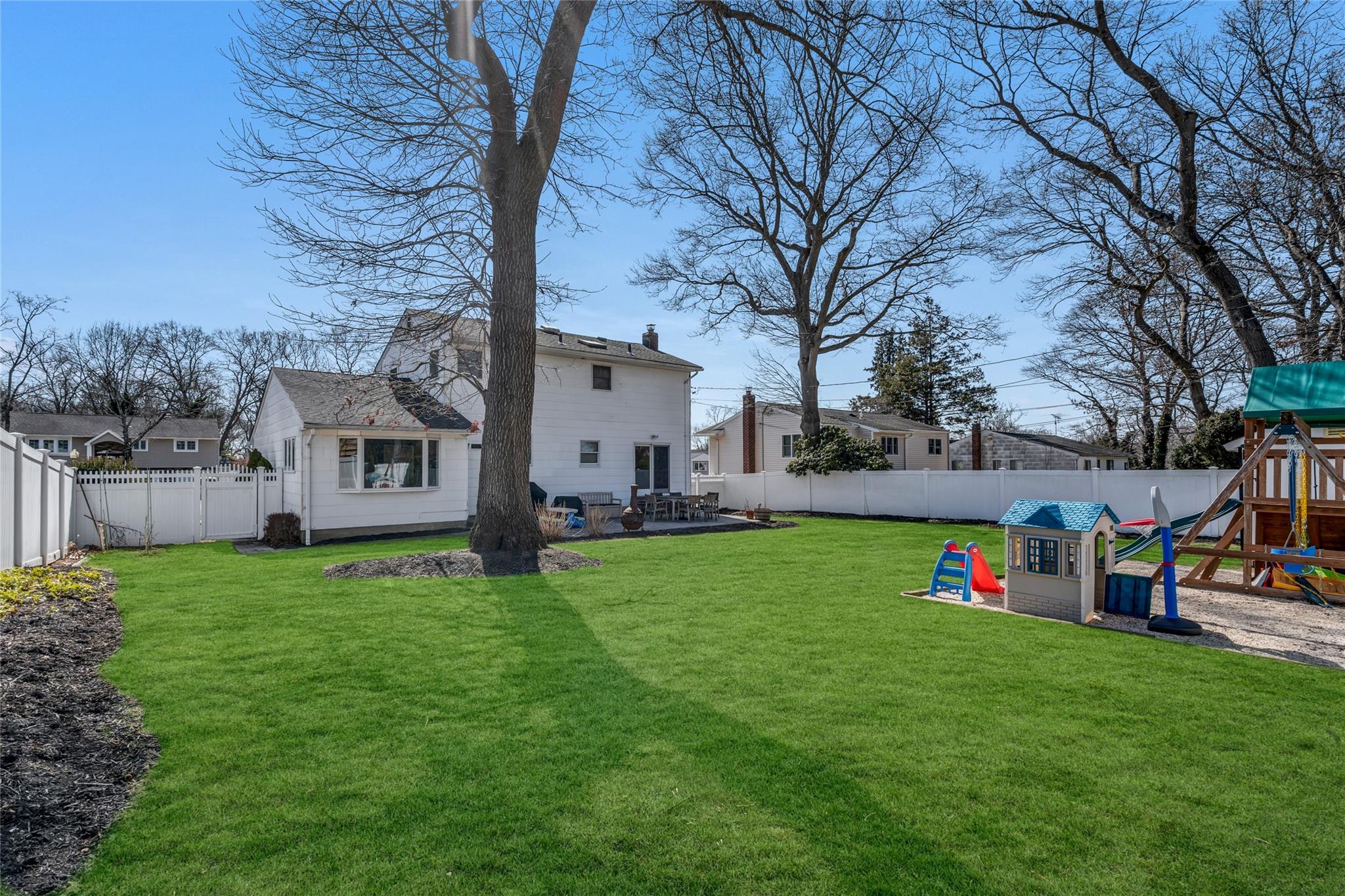 54 Bethany Drive, Commack, New York image 30