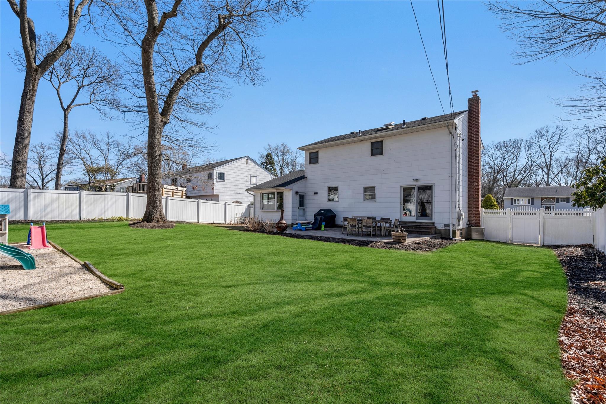 54 Bethany Drive, Commack, New York image 28