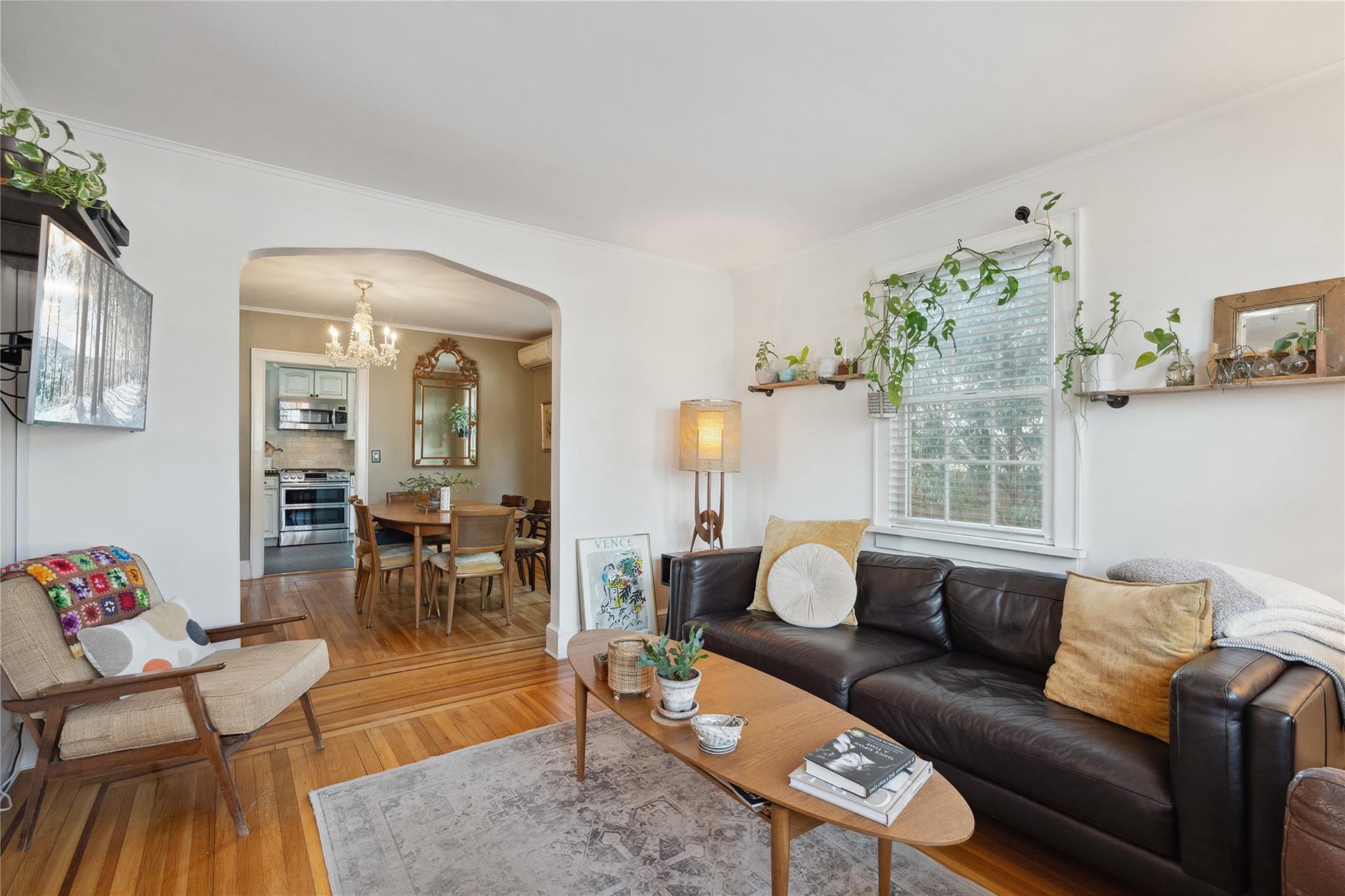 19 Beatrice Avenue, Syosset, New York image 6
