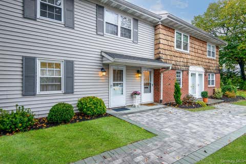 Homes For Sale - 2 Anchorage Ln #5A<br/> Oyster Bay, NY 11771