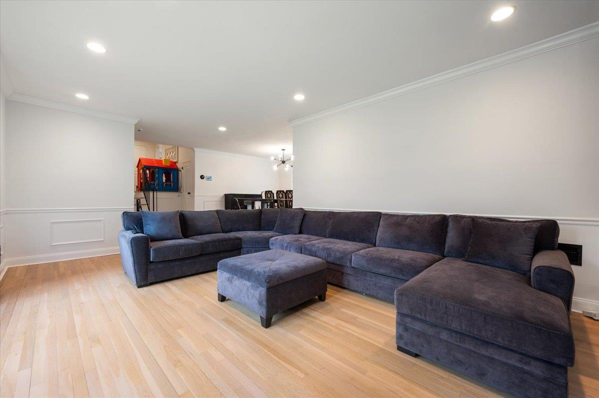 149 Hanson Lane, New Rochelle, New York image 5