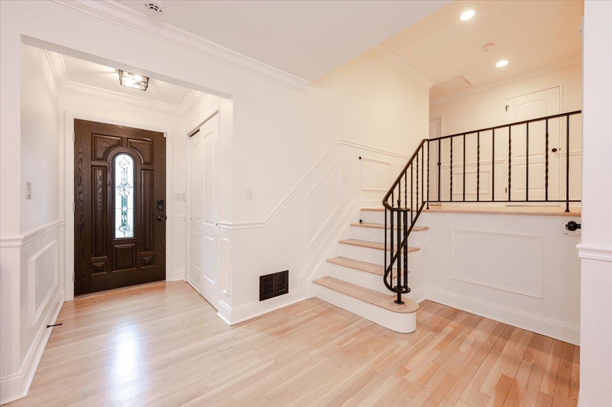 149 Hanson Lane, New Rochelle, New York image 2