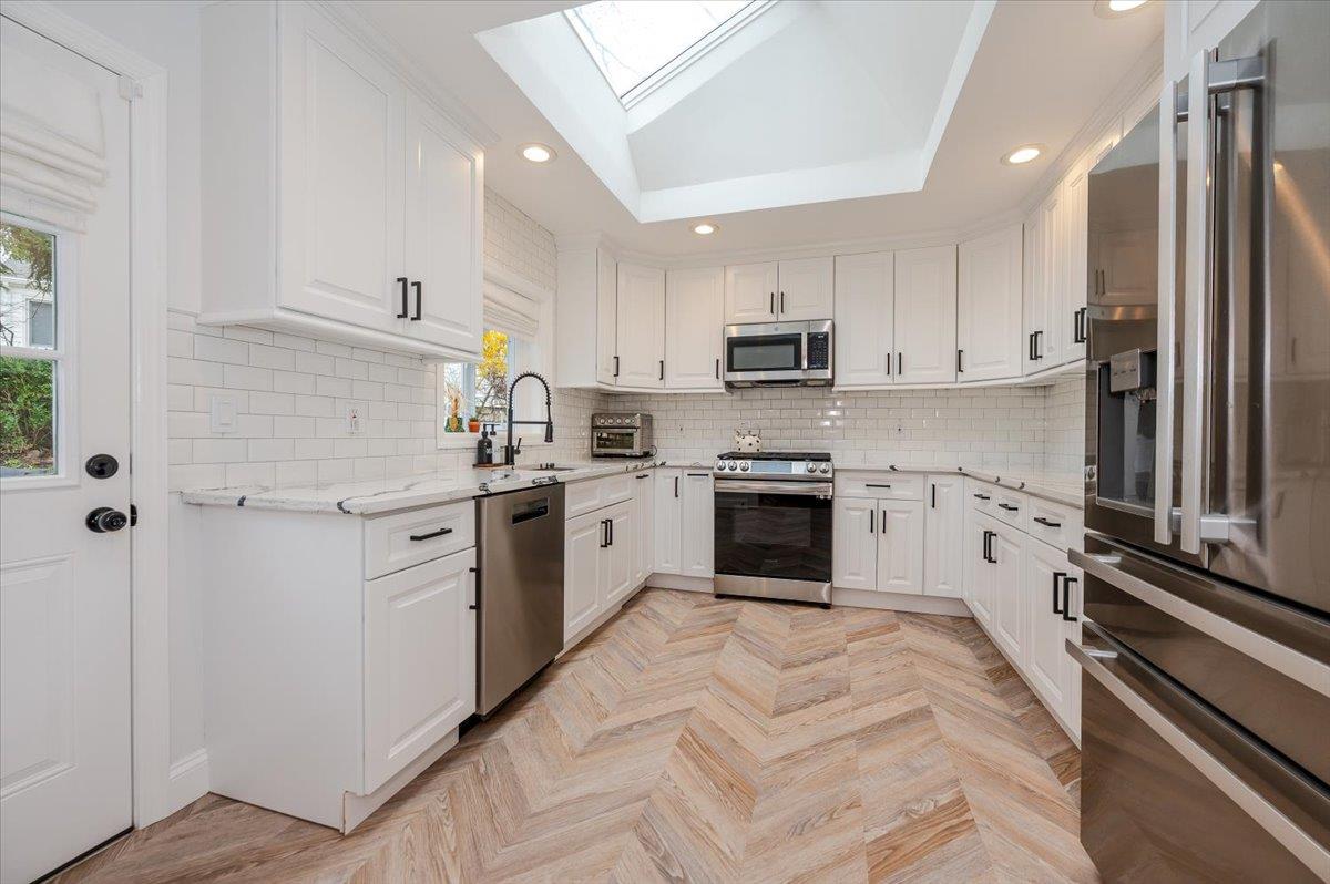 149 Hanson Lane, New Rochelle, New York image 8