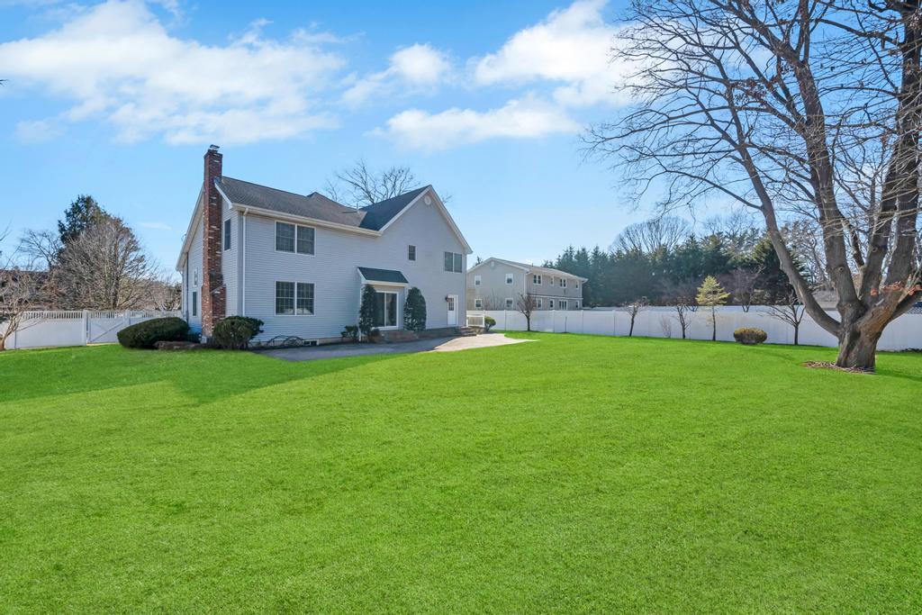 11 Wilson Avenue, Nesconset, New York image 25