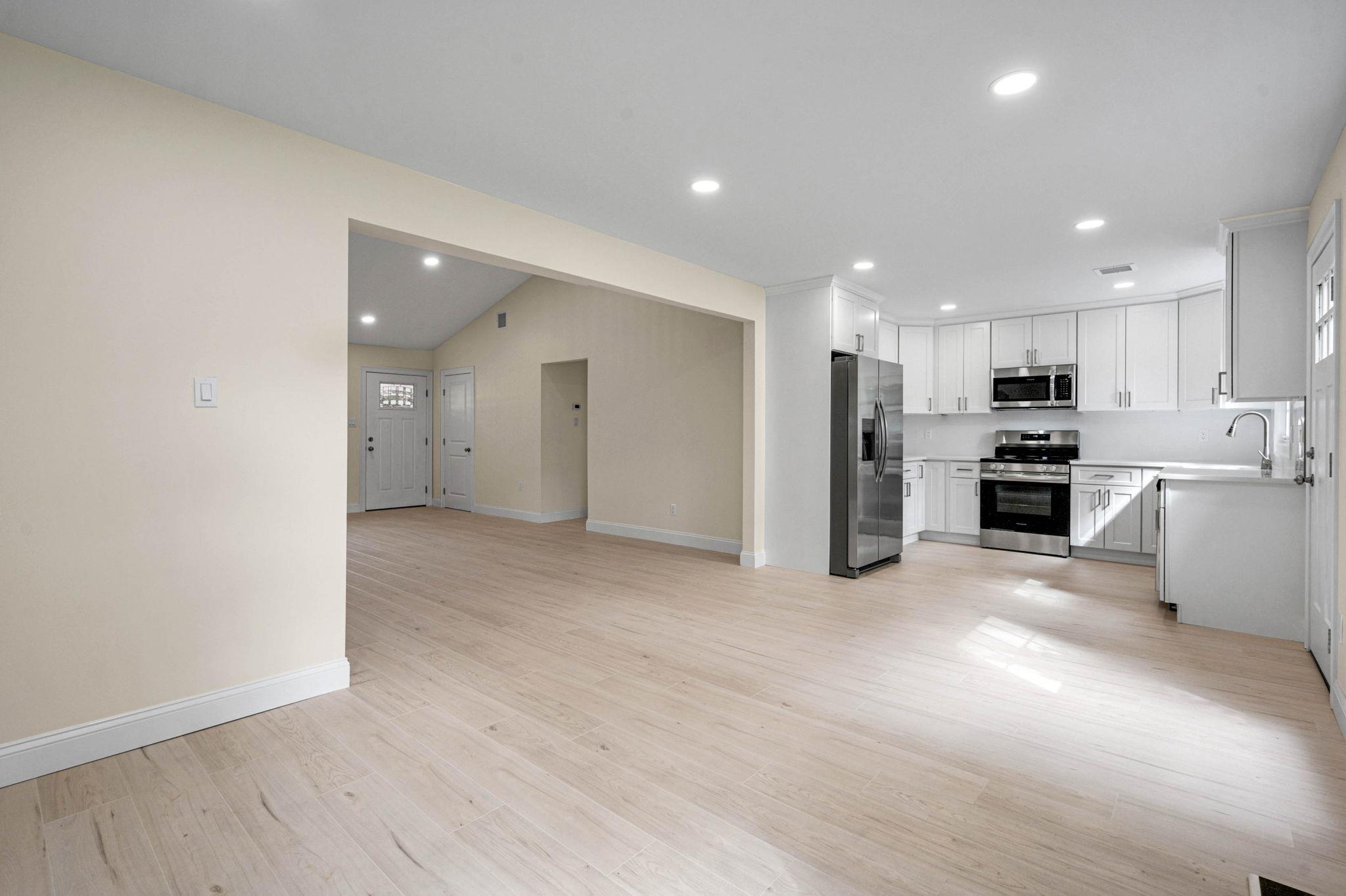 6 Tahoe Court, Coram, New York image 6