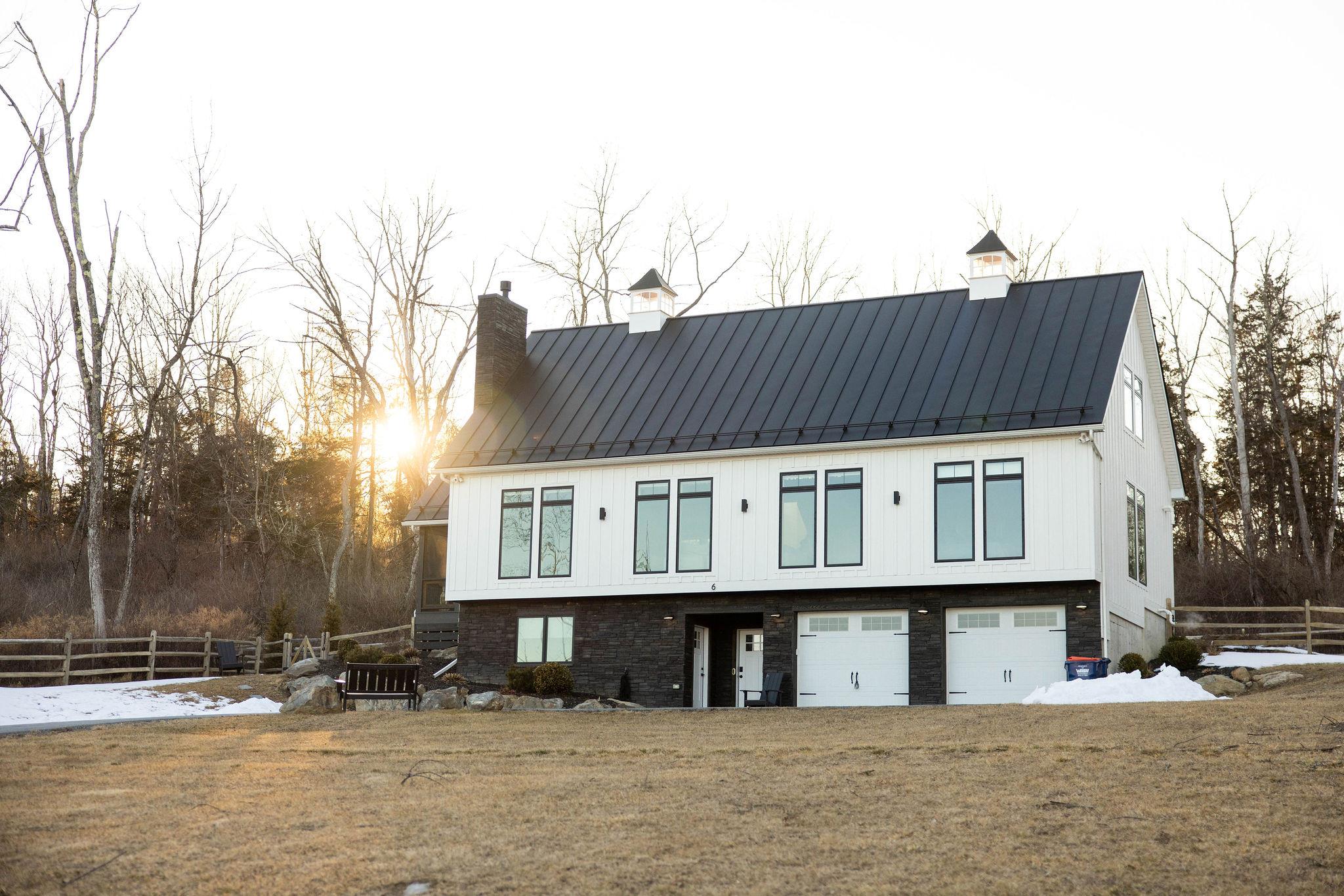 Crimson Hill Road, Rhinebeck, New York - 3 Bedrooms  
4 Bathrooms  
8 Rooms - 