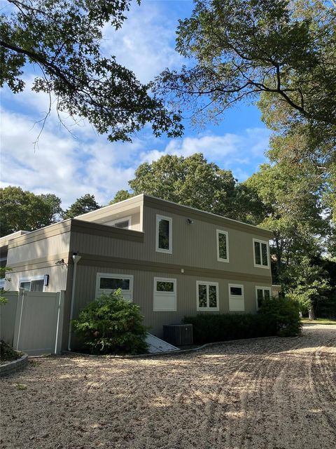 14 Woodland Lane Quogue NY 11959