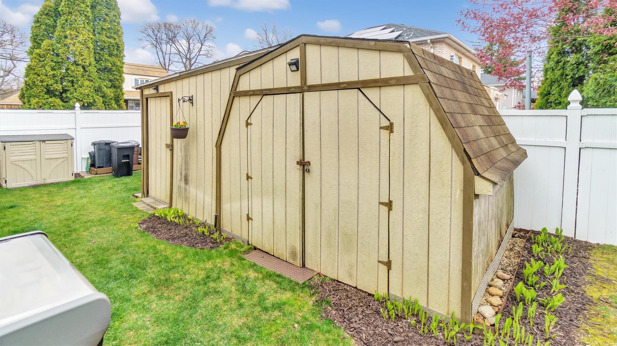 66 Poet Street, North Babylon, New York image 32
