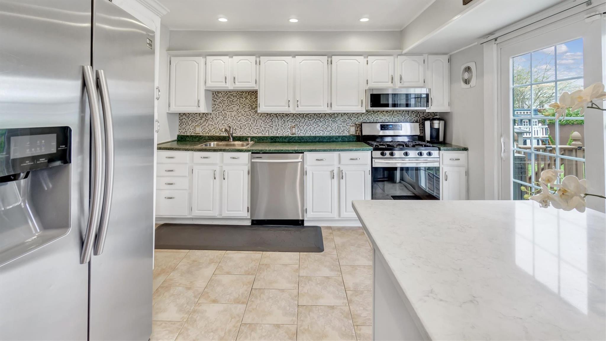 66 Poet Street, North Babylon, New York image 14