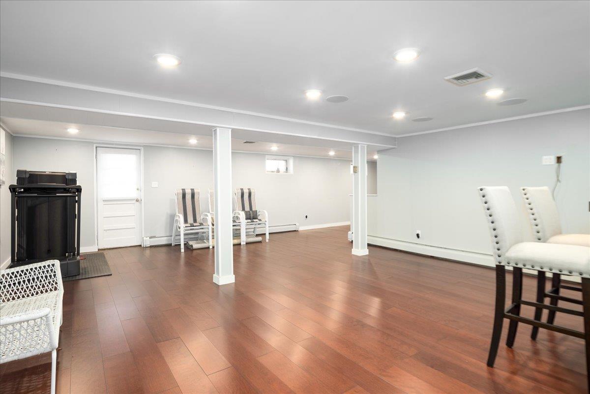37 Miller Road, Hicksville, New York image 14