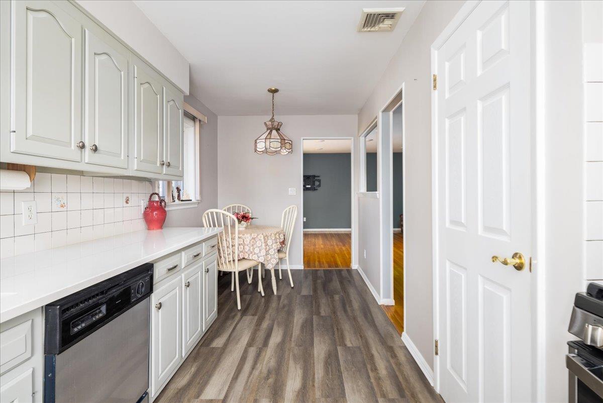 37 Miller Road, Hicksville, New York image 6