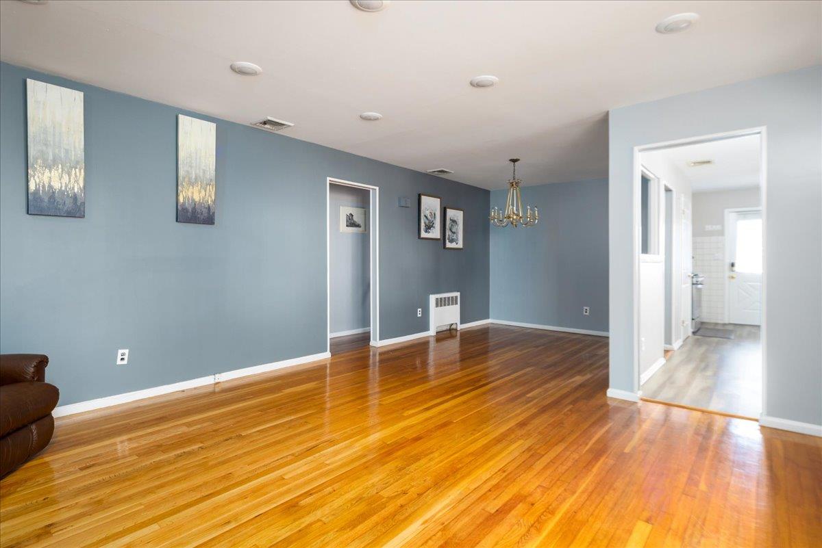 37 Miller Road, Hicksville, New York image 4