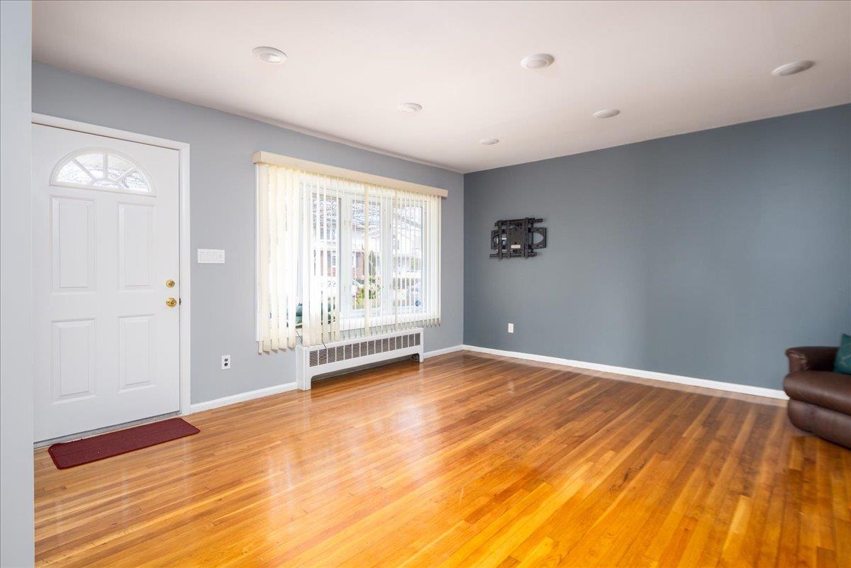 37 Miller Road, Hicksville, New York image 2