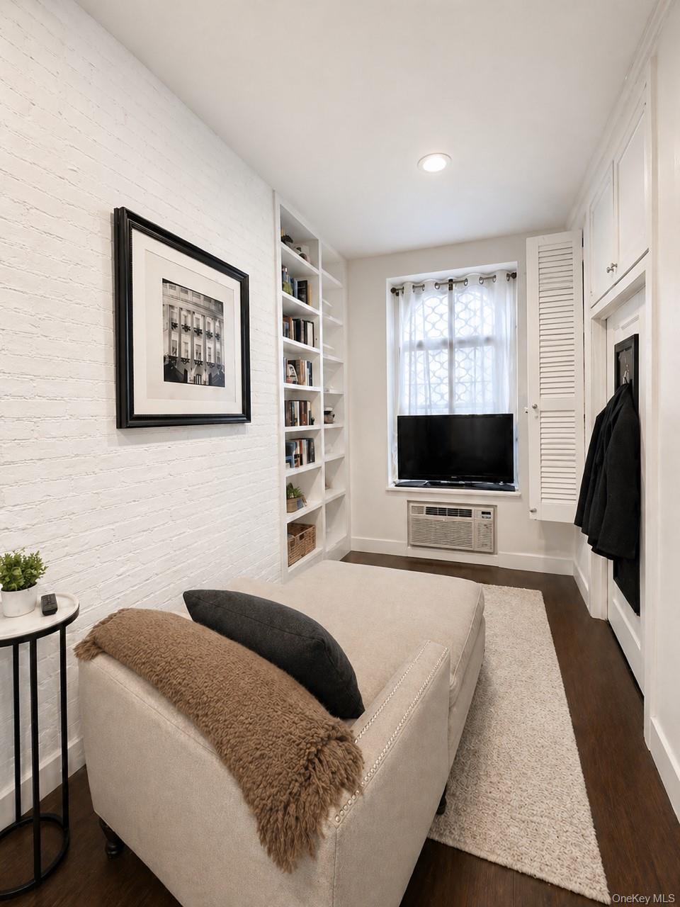 424 W 46th Street 1D