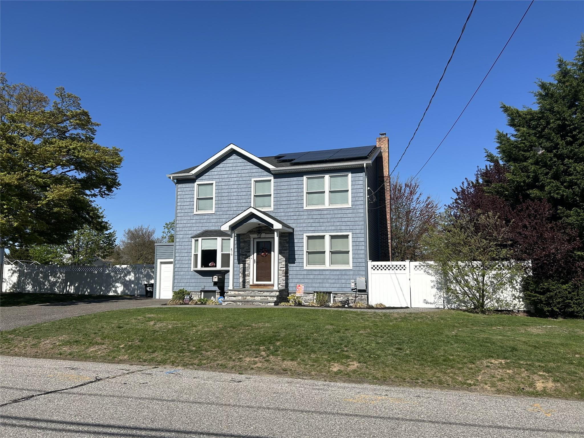 476 S 14th Street, Lindenhurst, New York image 2